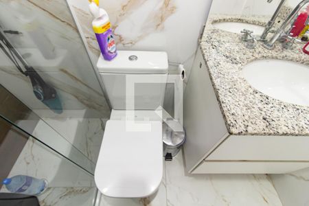 Lavabo de casa para alugar com 3 quartos, 180m² em Jardim das Oliveiras, São Paulo