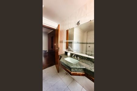 Banheiro Suite de apartamento para alugar com 3 quartos, 151m² em Vila Itapura, Campinas