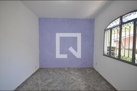 Sala de casa para alugar com 2 quartos, 122m² em Vila Valqueire, Rio de Janeiro