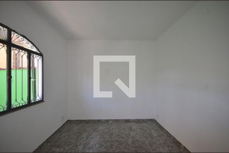 Quarto 2 de casa para alugar com 2 quartos, 122m² em Vila Valqueire, Rio de Janeiro