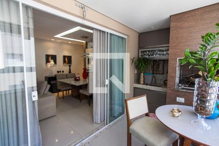 Varanda de apartamento para alugar com 3 quartos, 98m² em Santa Mônica, Uberlândia