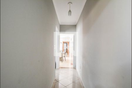 Corredor de casa para alugar com 3 quartos, 245m² em Vila Sacadura Cabral, Santo André