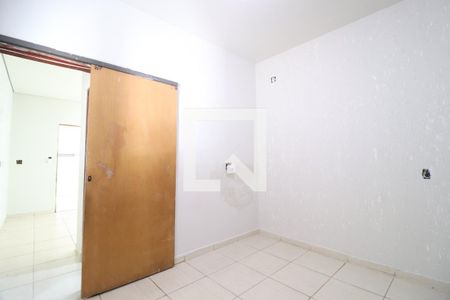 Quarto 2 de casa para alugar com 3 quartos, 70m² em Jardim das Palmeiras, Uberlândia