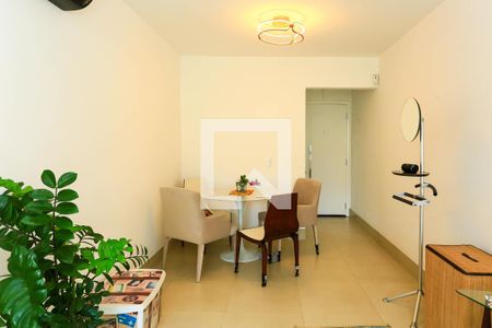 Sala  de apartamento para alugar com 2 quartos, 68m² em Vila Progredior, São Paulo