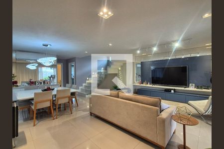 Sala  de casa de condomínio à venda com 4 quartos, 400m² em Recreio dos Bandeirantes, Rio de Janeiro