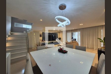 Sala  de casa de condomínio à venda com 4 quartos, 400m² em Recreio dos Bandeirantes, Rio de Janeiro