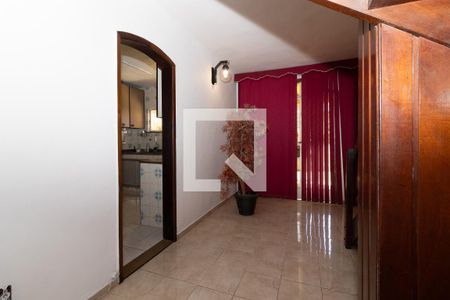 Hall de entrada de casa para alugar com 3 quartos, 300m² em Vila Valqueire, Rio de Janeiro