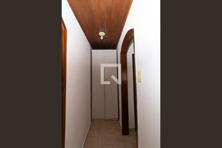 Corredor de casa para alugar com 3 quartos, 300m² em Vila Valqueire, Rio de Janeiro