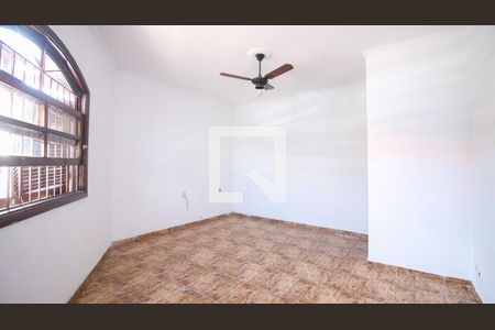 Casa à venda com 5 quartos, 250m² em Vila Macedopolis, São Paulo