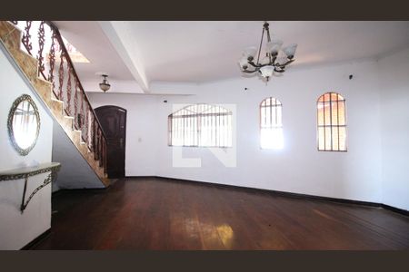 Casa à venda com 5 quartos, 250m² em Vila Macedopolis, São Paulo