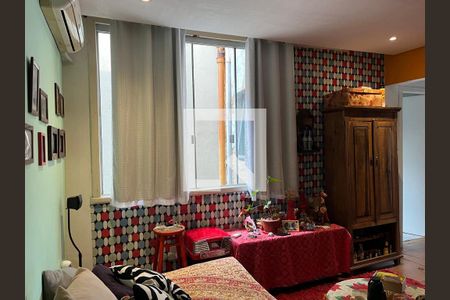 Sala de apartamento à venda com 2 quartos, 68m² em São Geraldo, Porto Alegre