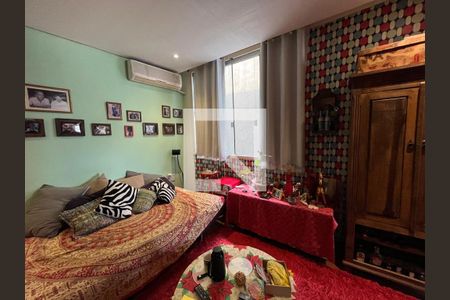 Sala de apartamento à venda com 2 quartos, 68m² em São Geraldo, Porto Alegre