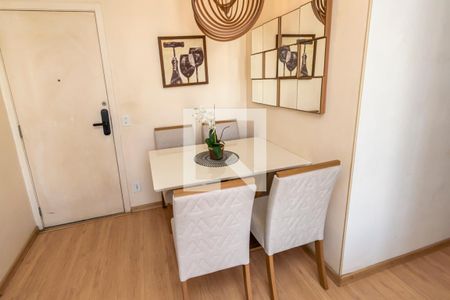 Sala - Mesa de apartamento para alugar com 2 quartos, 50m² em Irajá, Rio de Janeiro