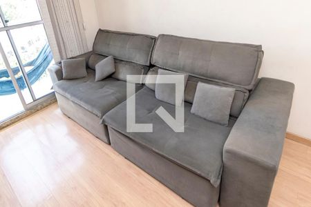 Sala - Sofá de apartamento para alugar com 2 quartos, 50m² em Irajá, Rio de Janeiro