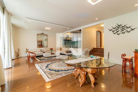 Casa à venda com 4 quartos, 356m² em Jardim Cordeiro, São Paulo