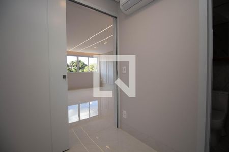 Sala de apartamento para alugar com 3 quartos, 122m² em Shcgn 714, Brasília