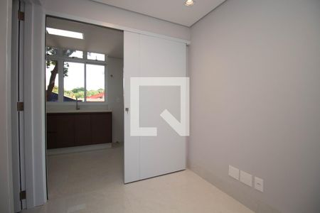 Sala de apartamento para alugar com 3 quartos, 122m² em Shcgn 714, Brasília