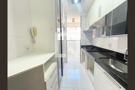 Cozinha de apartamento à venda com 3 quartos, 70m² em Planalto, Belo Horizonte