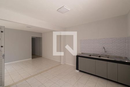 Sala e Cozinha  de casa à venda com 2 quartos, 250m² em Vila Curuçá, São Paulo