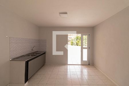 Sala e Cozinha  de casa à venda com 2 quartos, 250m² em Vila Curuçá, São Paulo