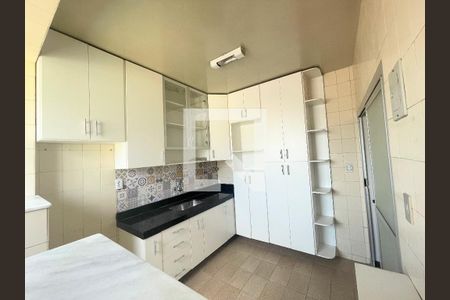 Cozinha de apartamento à venda com 2 quartos, 60m² em Padre Eustáquio, Belo Horizonte