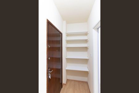 Corredor de kitnet/studio para alugar com 1 quarto, 34m² em Liberdade, São Paulo