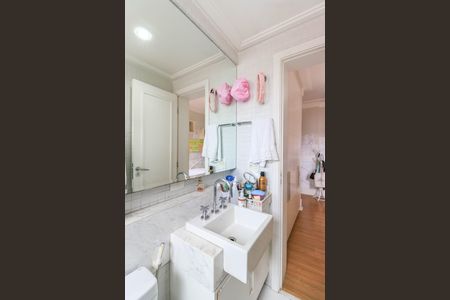 Apartamento à venda com 177m², 3 quartos e 4 vagasBanheiro da Suíte 2