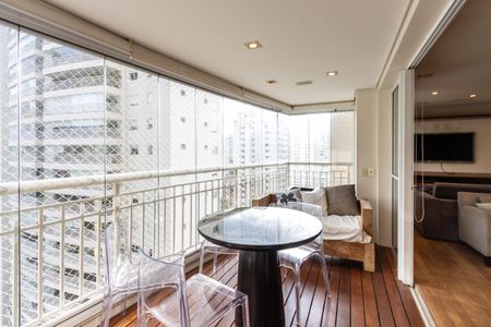 Apartamento para alugar com 3 quartos, 141m² em Vila Romana, São Paulo