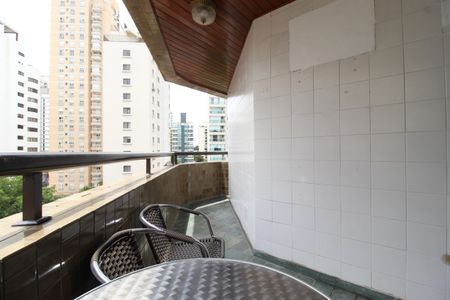 Varanda de apartamento para alugar com 3 quartos, 125m² em Indianópolis, São Paulo