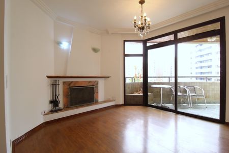 Sala de apartamento para alugar com 3 quartos, 125m² em Indianópolis, São Paulo