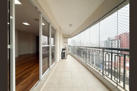 Apartamento à venda com 120m², 3 quartos e 2 vagasVaranda