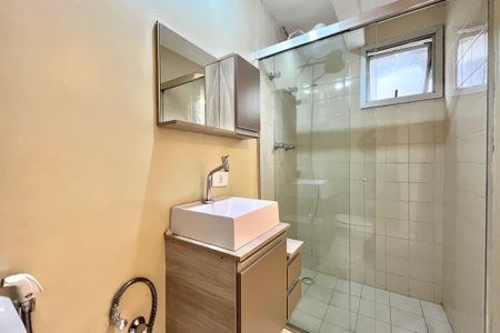 Banheiro de kitnet/studio para alugar com 1 quarto, 24m² em Vila Clementino, São Paulo