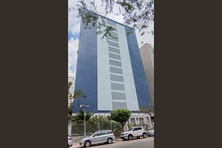 Apartamento à venda com 110m², 3 quartos e 1 vaga Apartamento à venda com 110m², 3 quartos e 1 vagaFachada