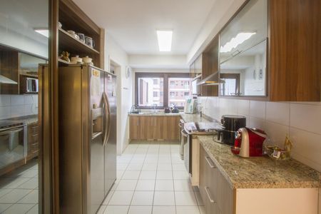 Apartamento para alugar com 210m², 3 quartos e 4 vagas Apartamento para alugar com 210m², 3 quartos e 4 vagasCozinha