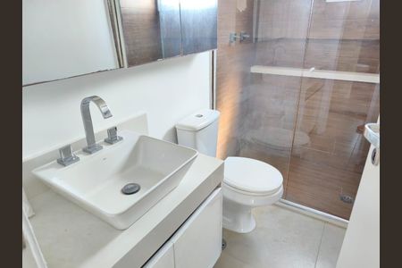Apartamento à venda com 66m², 2 quartos e 2 vagas Apartamento à venda com 66m², 2 quartos e 2 vagasBanheiro da Suíte