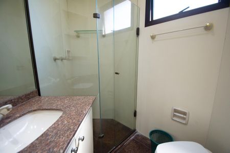 Studio para alugar com 55m², 1 quarto e 2 vagas Studio para alugar com 55m², 1 quarto e 2 vagasBanheiro da Suíte