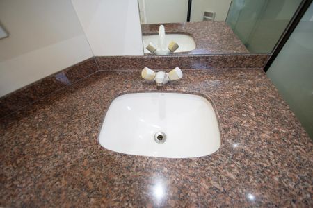 Studio para alugar com 55m², 1 quarto e 2 vagas Studio para alugar com 55m², 1 quarto e 2 vagasBanheiro da Suíte