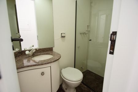 Studio para alugar com 55m², 1 quarto e 2 vagas Studio para alugar com 55m², 1 quarto e 2 vagasBanheiro