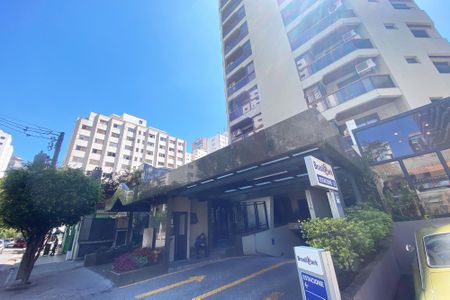 Studio para alugar com 55m², 1 quarto e 2 vagas Studio para alugar com 55m², 1 quarto e 2 vagasFachada