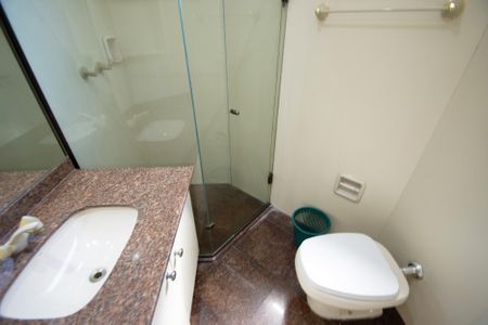 Studio para alugar com 55m², 1 quarto e 2 vagas Studio para alugar com 55m², 1 quarto e 2 vagasBanheiro da Suíte