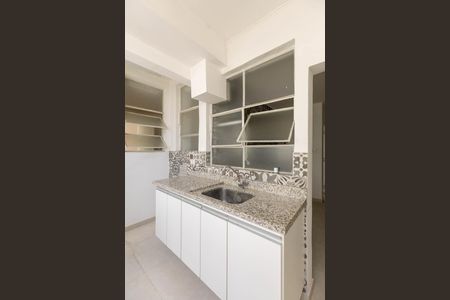Apartamento à venda com 240m², 3 quartos e 1 vaga Apartamento à venda com 240m², 3 quartos e 1 vagaÁrea de Serviço