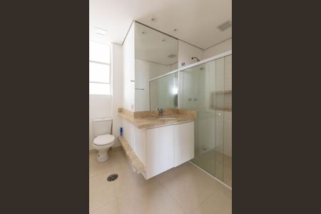 Apartamento à venda com 240m², 3 quartos e 1 vaga Apartamento à venda com 240m², 3 quartos e 1 vagaBanheiro 2
