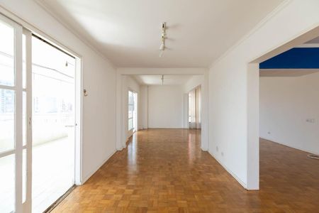 Apartamento à venda com 240m², 3 quartos e 1 vaga Apartamento à venda com 240m², 3 quartos e 1 vagaSala