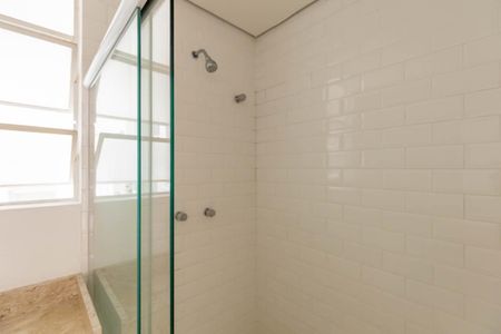 Apartamento à venda com 240m², 3 quartos e 1 vaga Apartamento à venda com 240m², 3 quartos e 1 vagaBanheiro da Suíte