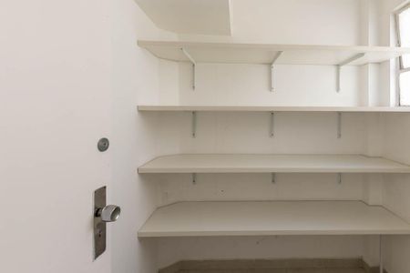 Apartamento à venda com 240m², 3 quartos e 1 vaga Apartamento à venda com 240m², 3 quartos e 1 vagaDespensa