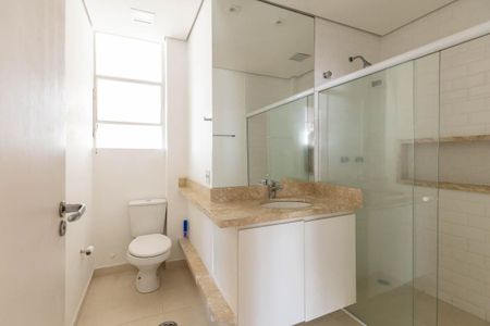 Apartamento à venda com 240m², 3 quartos e 1 vaga Apartamento à venda com 240m², 3 quartos e 1 vagaBanheiro 2