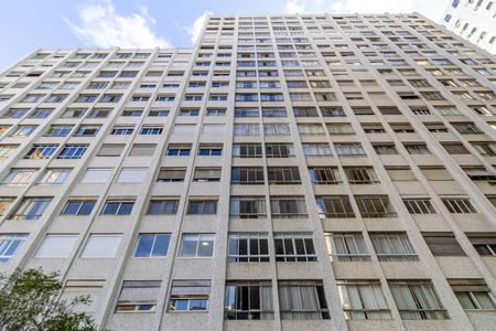 Apartamento à venda com 240m², 3 quartos e 1 vaga Apartamento à venda com 240m², 3 quartos e 1 vagaFachada