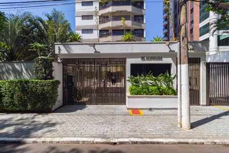 Apartamento à venda com 300m², 5 quartos e 3 vagasFachada