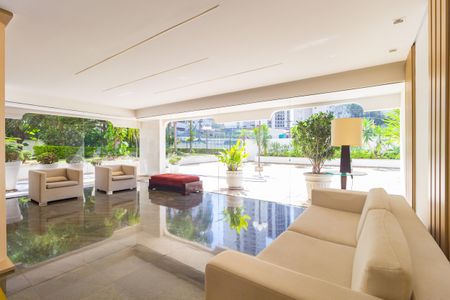 Apartamento à venda com 300m², 5 quartos e 3 vagasHall social