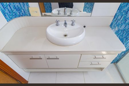 Apartamento à venda com 300m², 5 quartos e 3 vagasBanheiro da Suíte 1